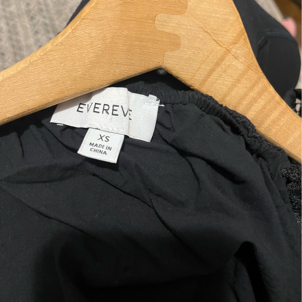 Evereve women’s black patterned, dressy tank top. Size XS. Barely worn! - Picture 3 of 3
